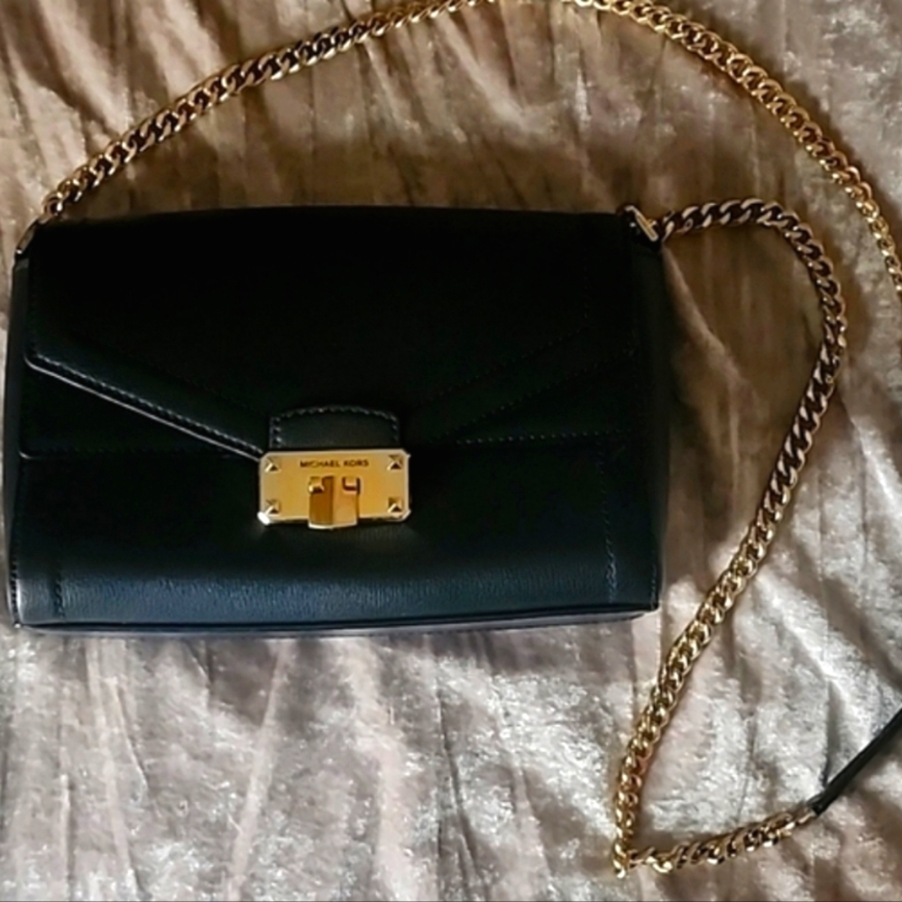 MICHAEAL KORS CROSSBODY